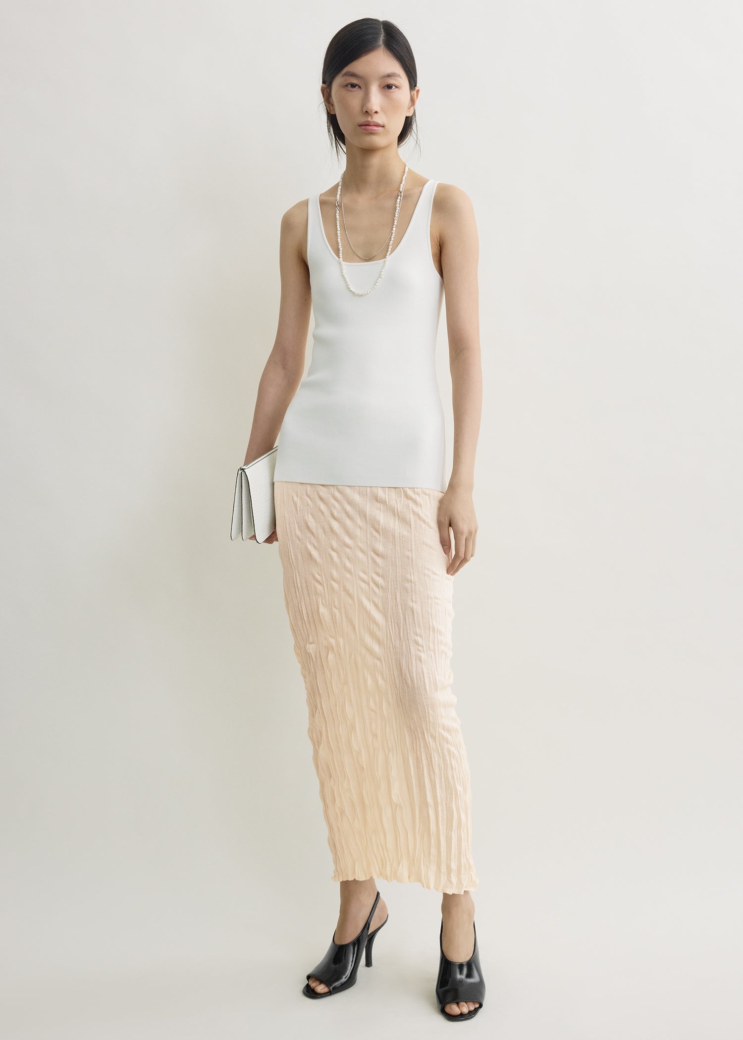 Crinkled knit skirt pale apricot