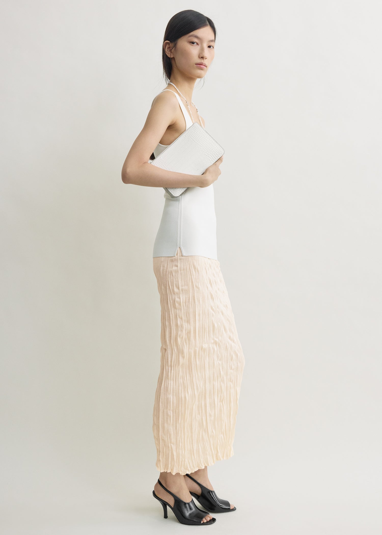 Crinkled knit skirt pale apricot