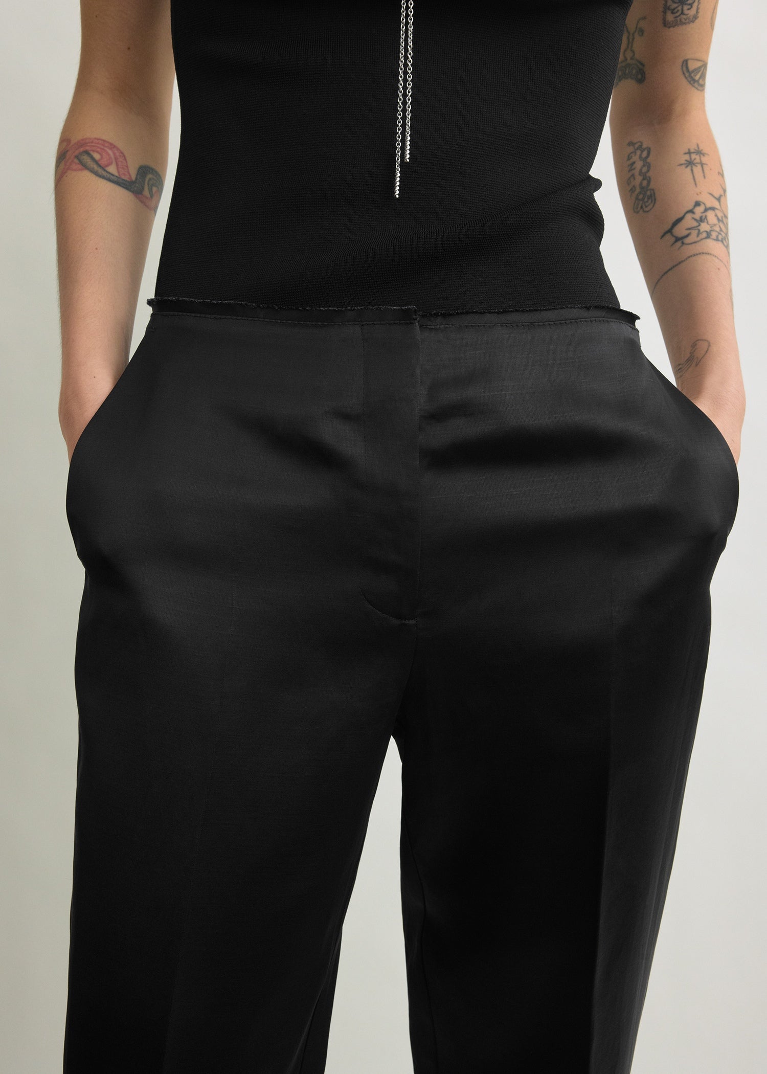 Easy raw edge trousers black