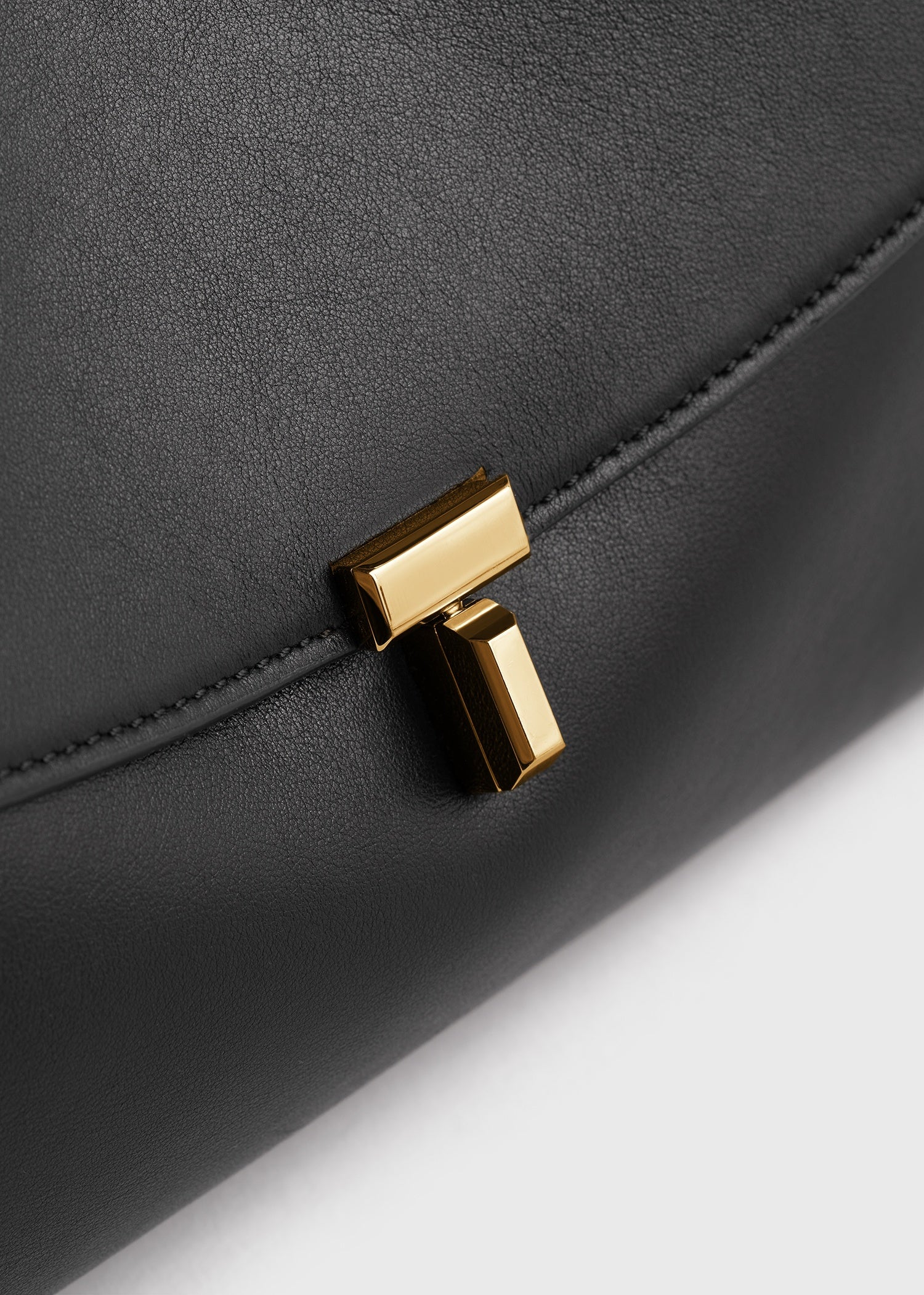 T-lock leather satchel black – TOTEME