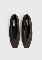 Minimalist suede ballerinas pepper