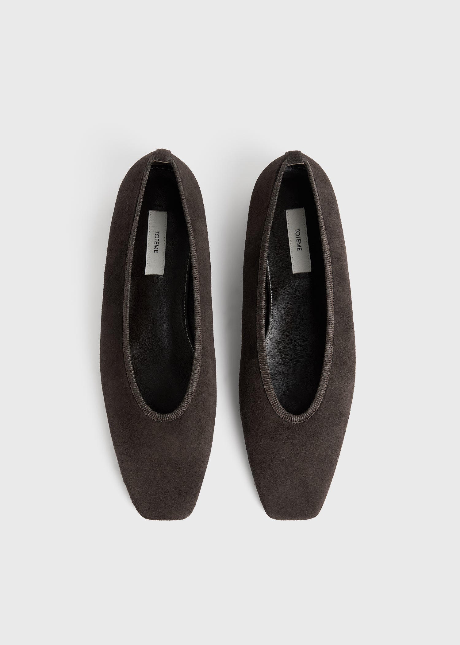 Minimalist suede ballerinas pepper