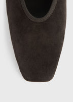 Minimalist suede ballerinas pepper