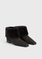 Fold-down shearling boots pepper