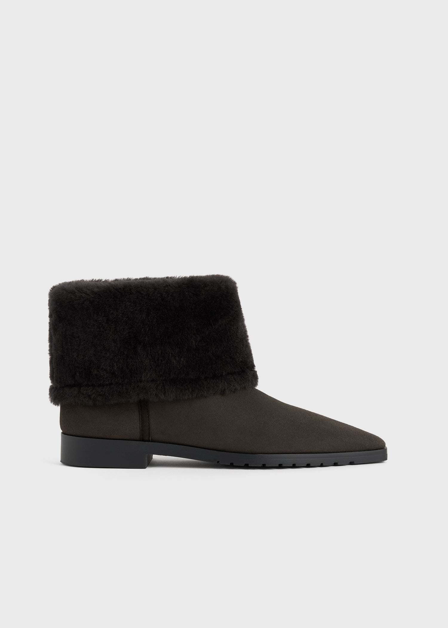Fold-down shearling boots pepper