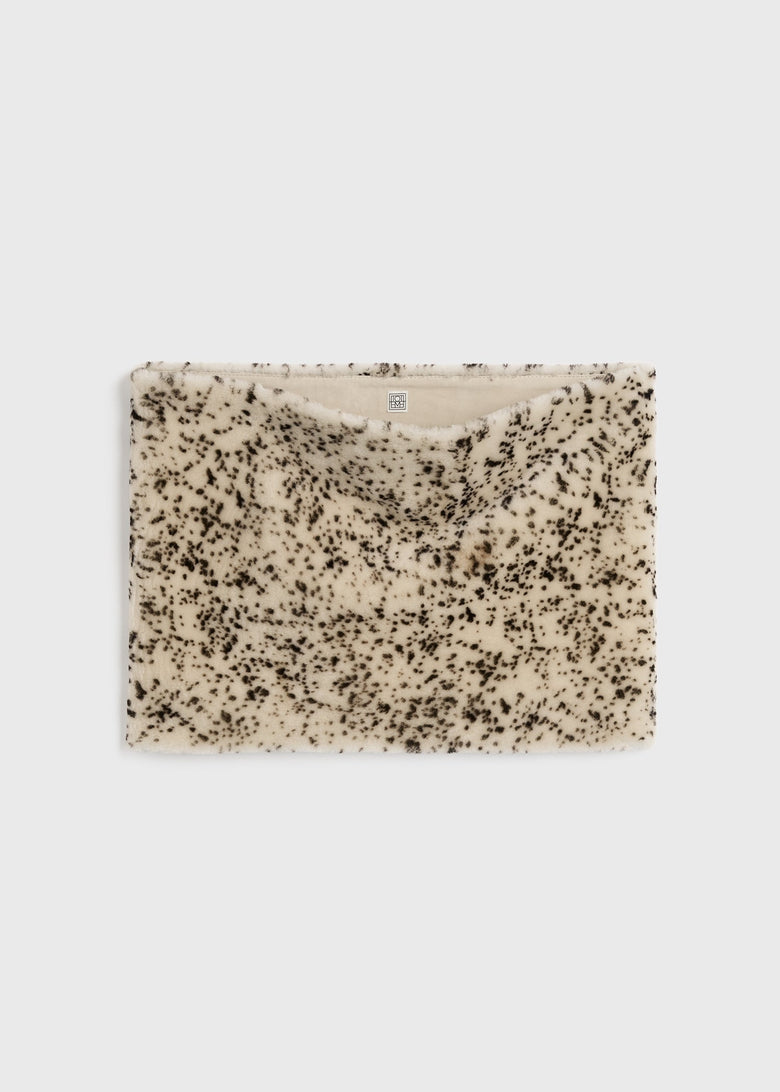 Stracciatella shearling muff black/white