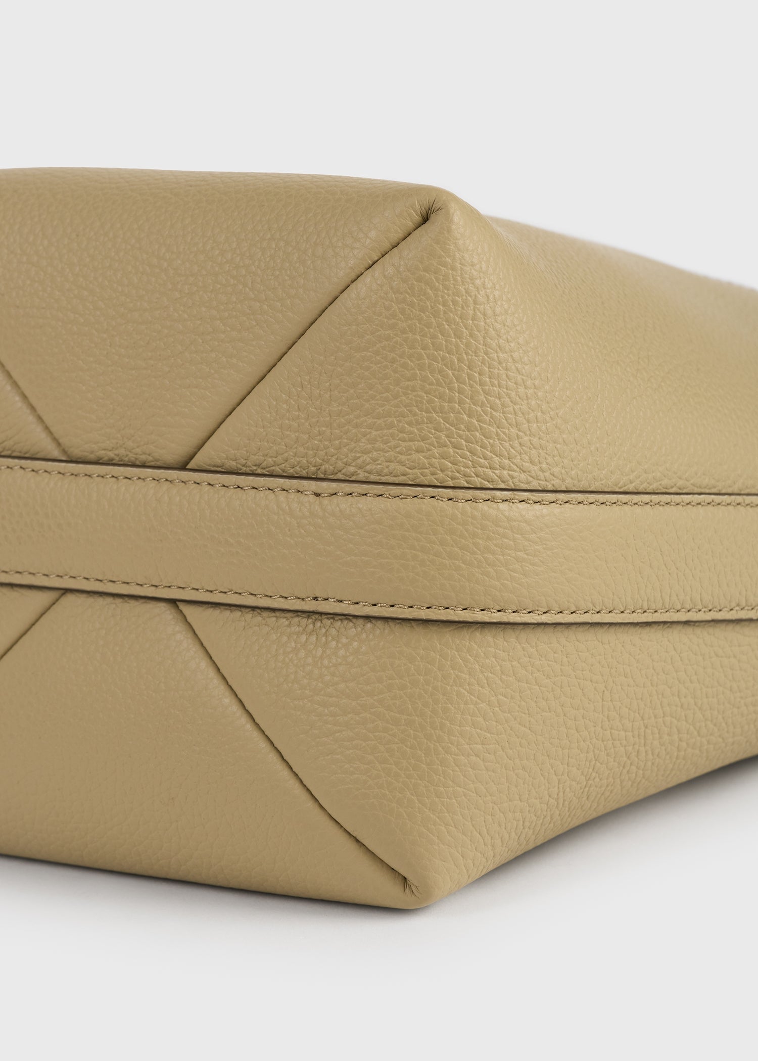 Small Belted grained-leather tote cashew