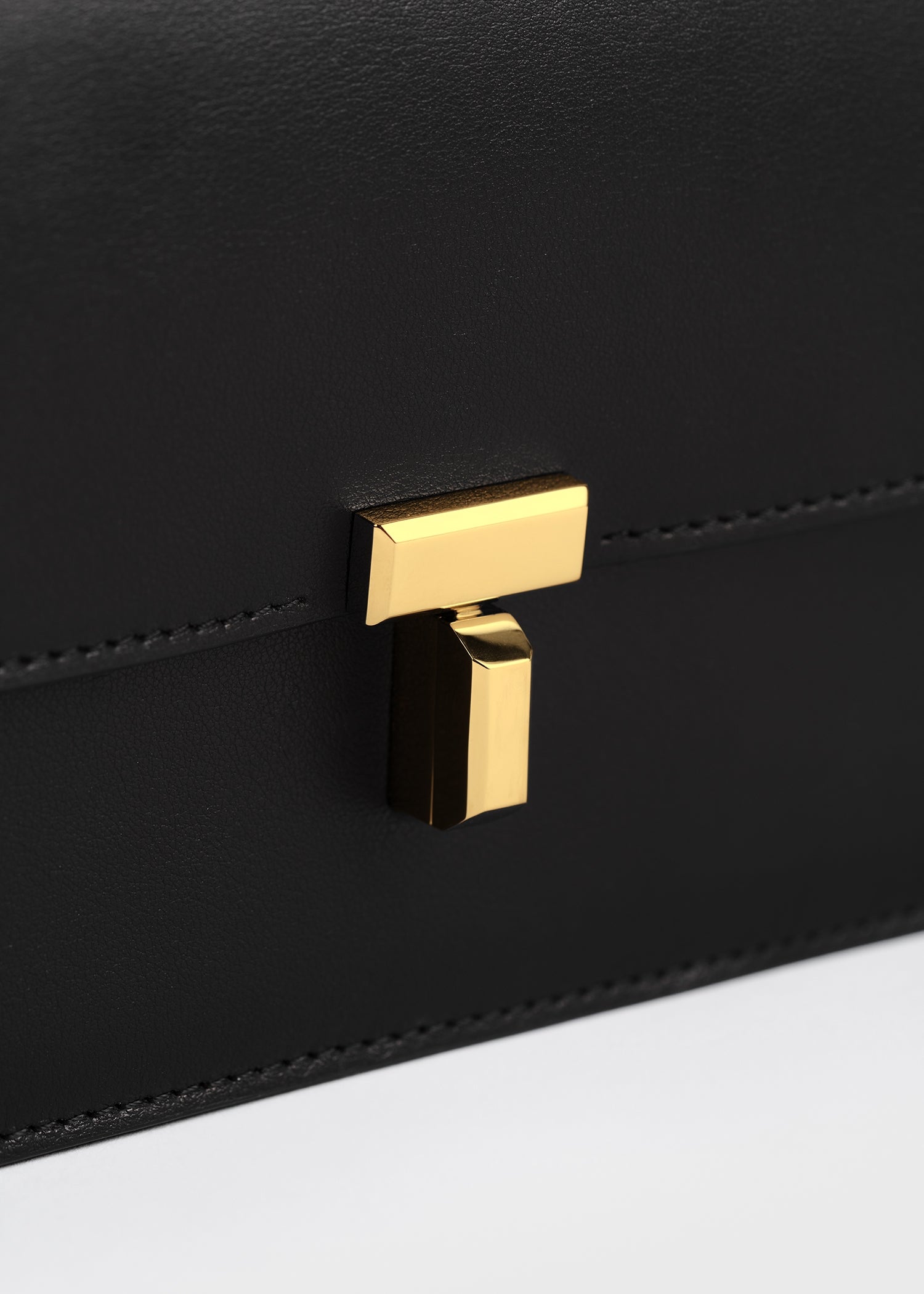 T-lock leather crossbody black