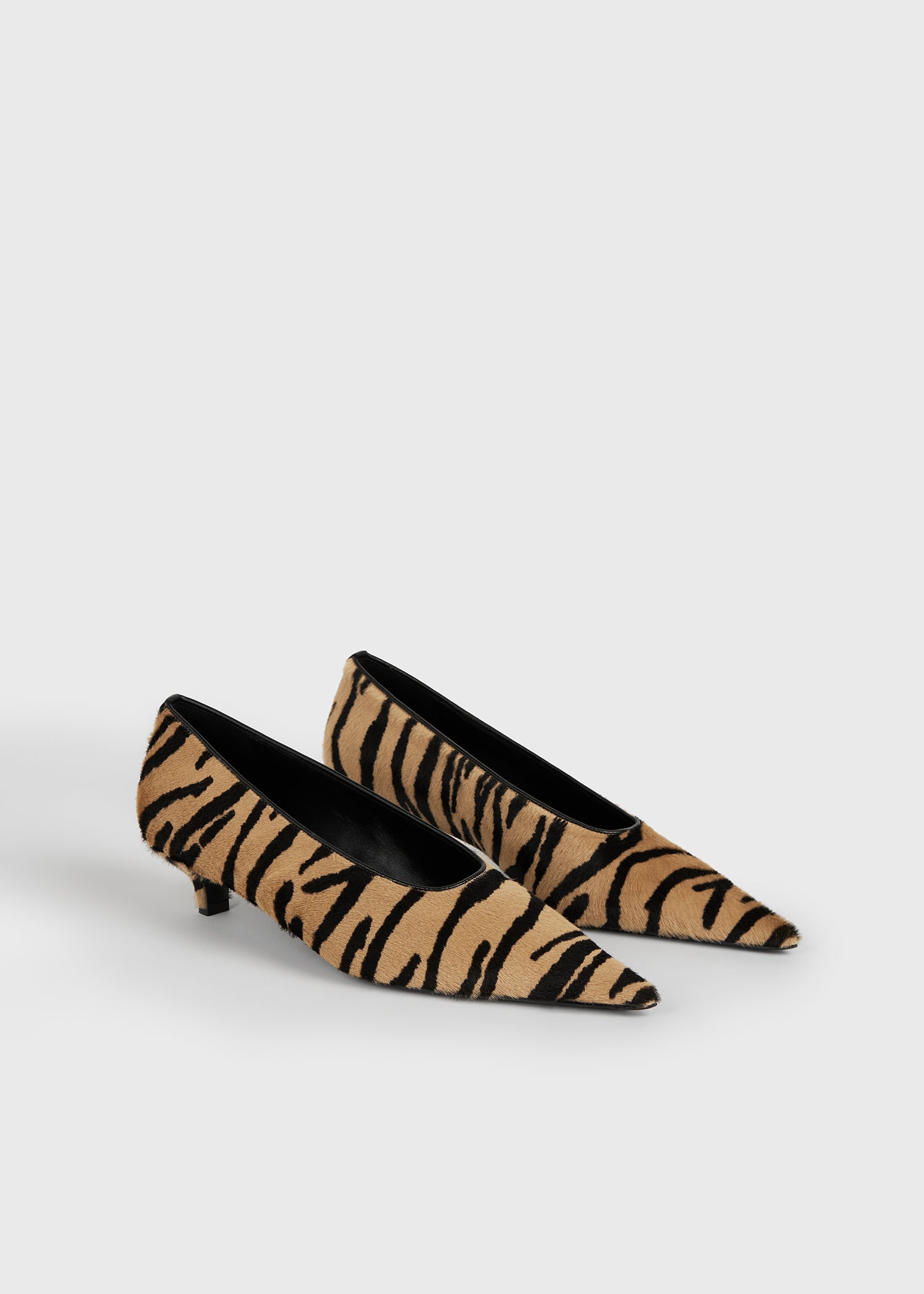 Sharp pony hair kitten pumps tiger