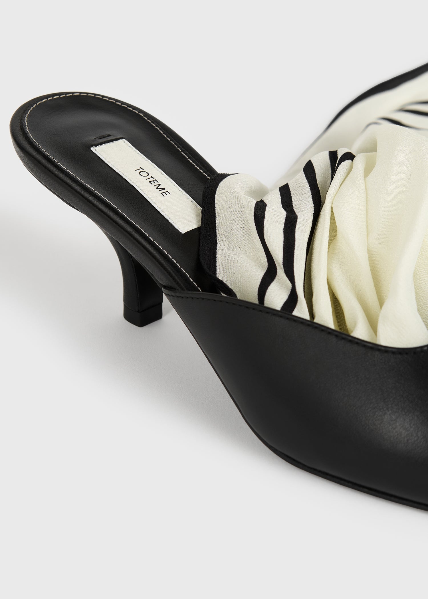 Scarf nappa slingbacks black/ecru