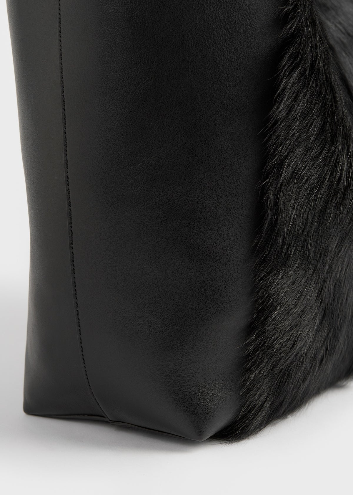 Roam goat hair tote black/black