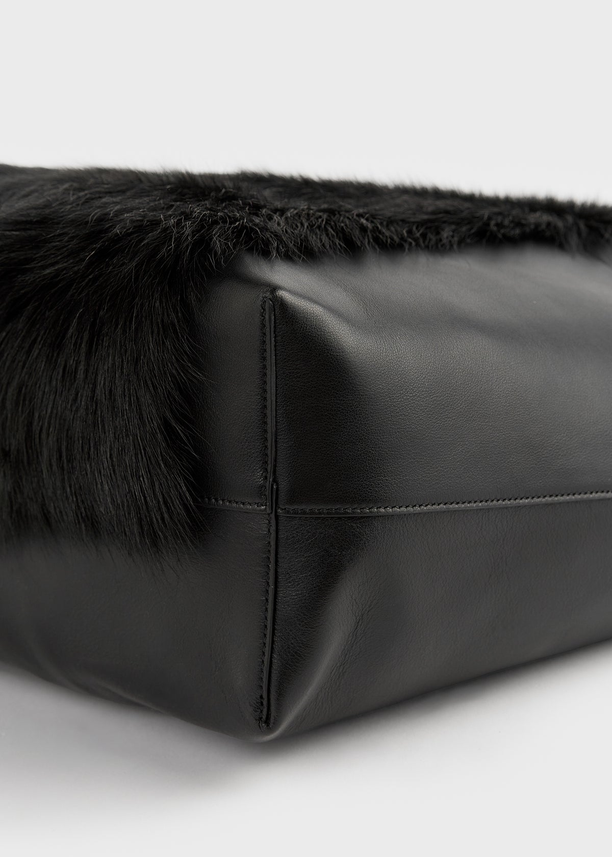 Roam goat hair tote black/black
