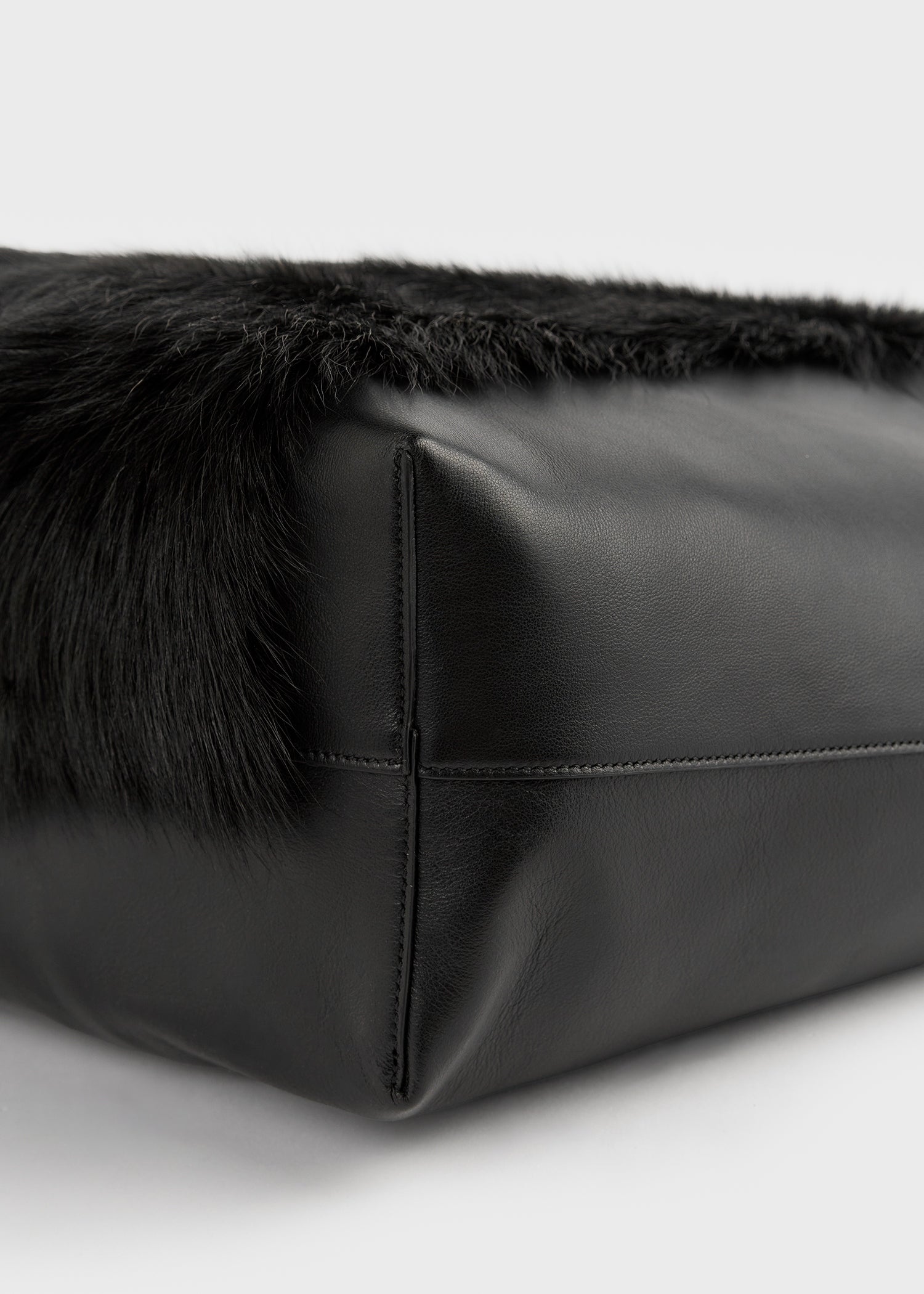 Roam goat hair tote black/black