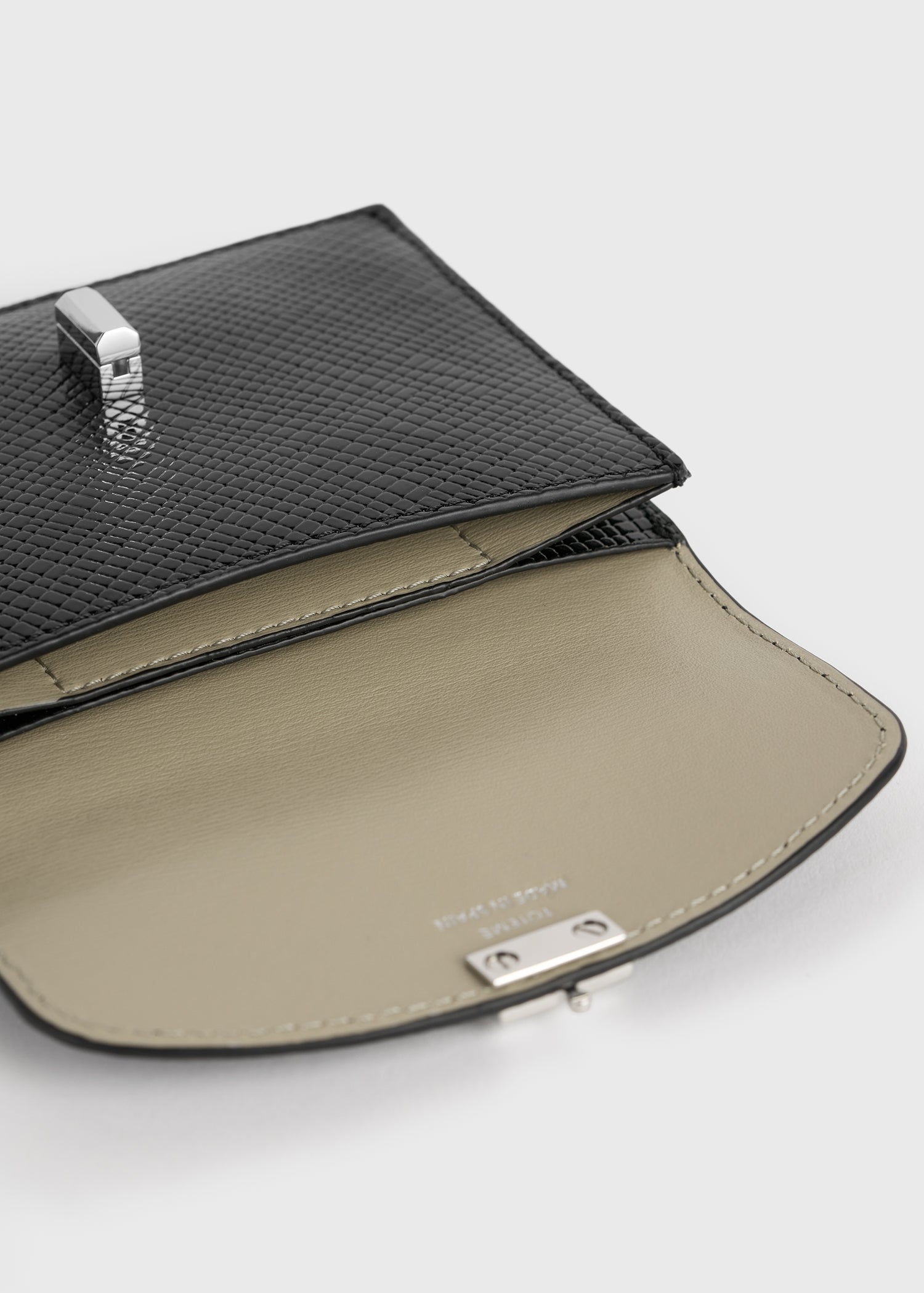 T-lock palmellato-patent cardholder black