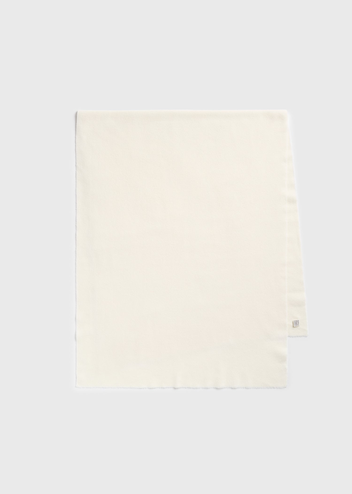 Classic winter scarf off-white