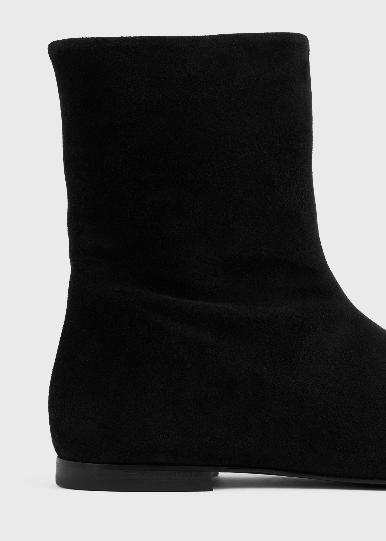 Zipped suede chelsea boots black
