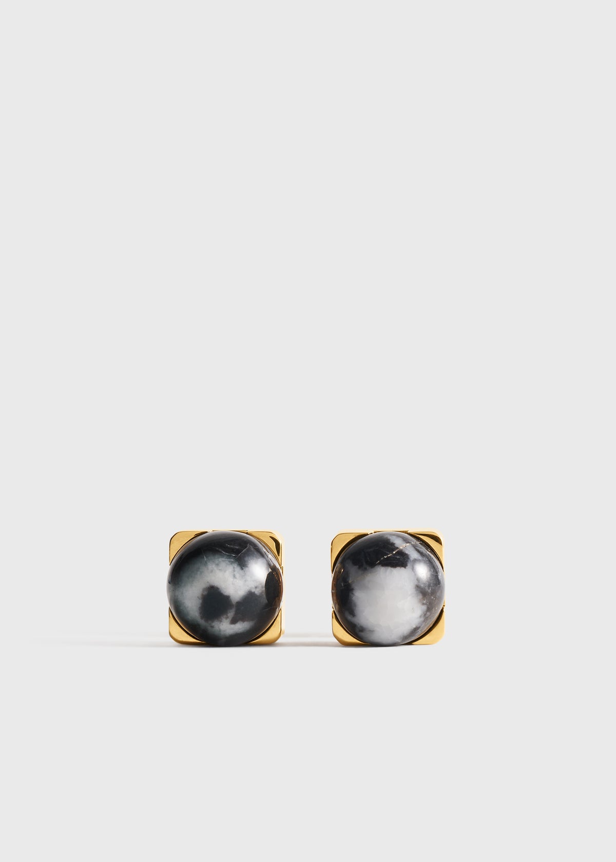 Jasper studs black off