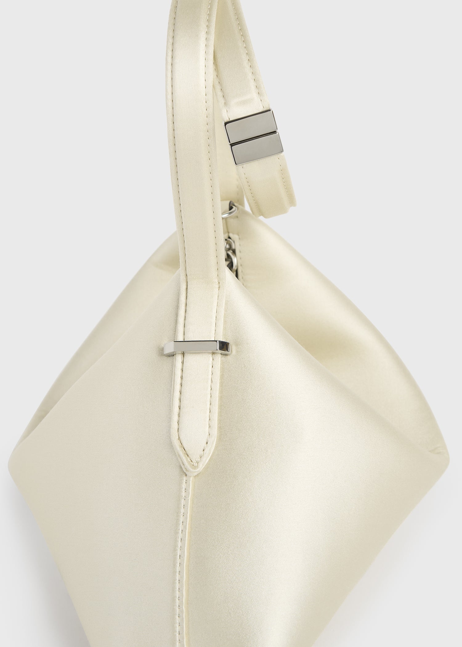 Bevel satin wristlet ecru