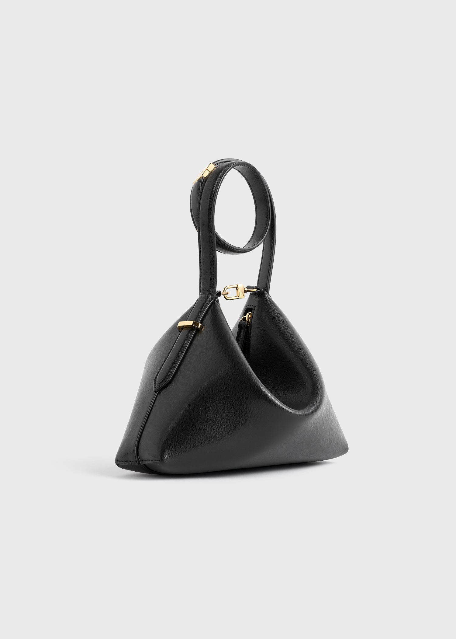 Bevel leather wristlet black