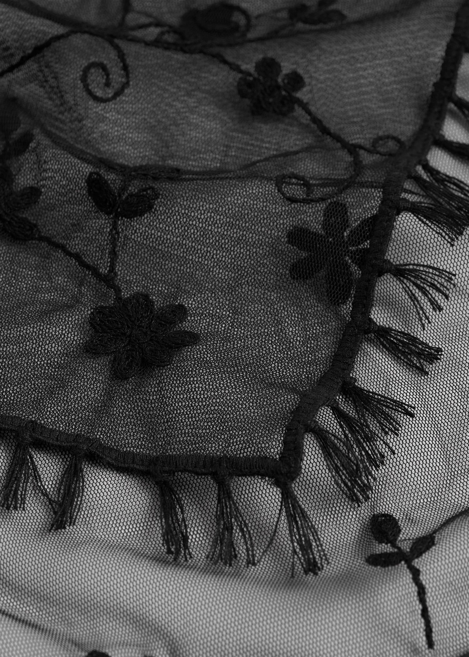 Floral tulle shawl black