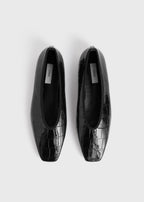 Minimalist croco-embossed ballerinas black