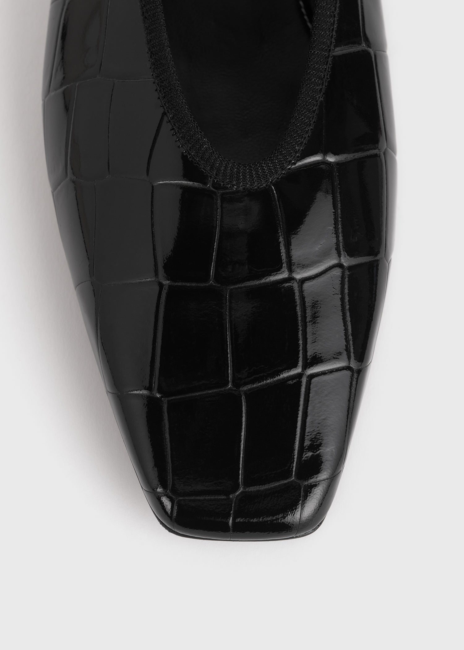 Minimalist croco-embossed ballerinas black