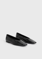 Minimalist croco-embossed ballerinas black