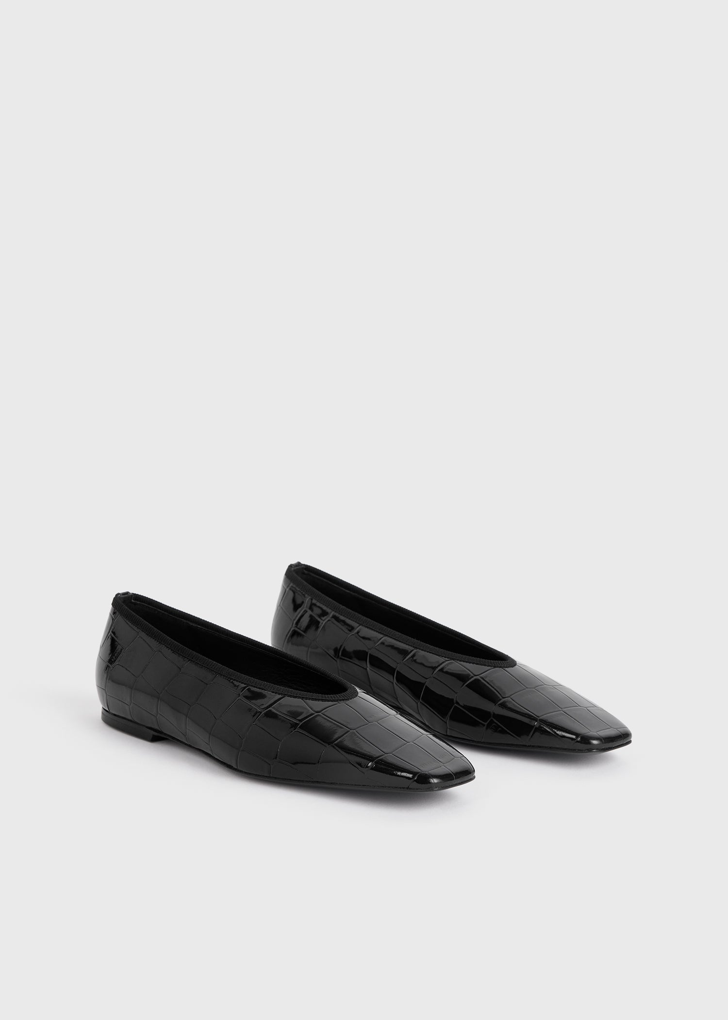 Minimalist croco-embossed ballerinas black