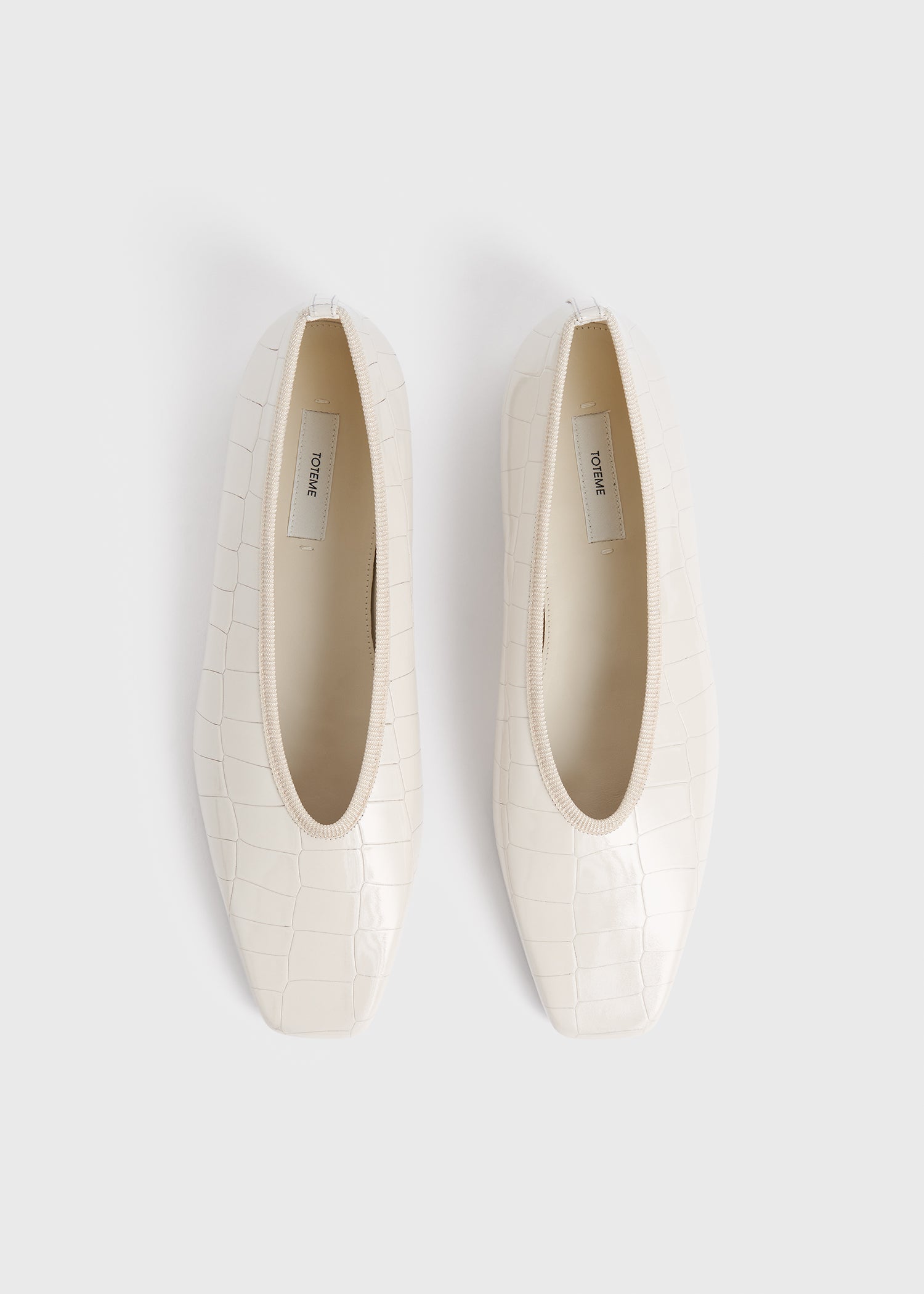 Minimalist croco-embossed ballerinas oyster