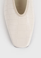 Minimalist croco-embossed ballerinas oyster