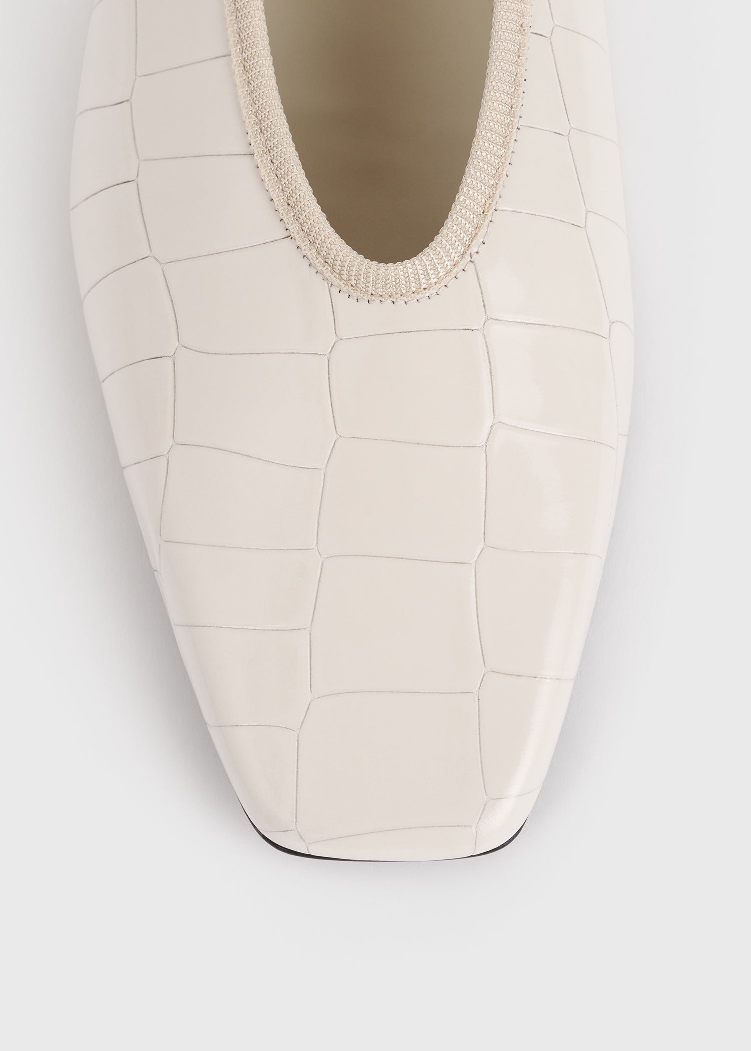 Minimalist croco-embossed ballerinas oyster
