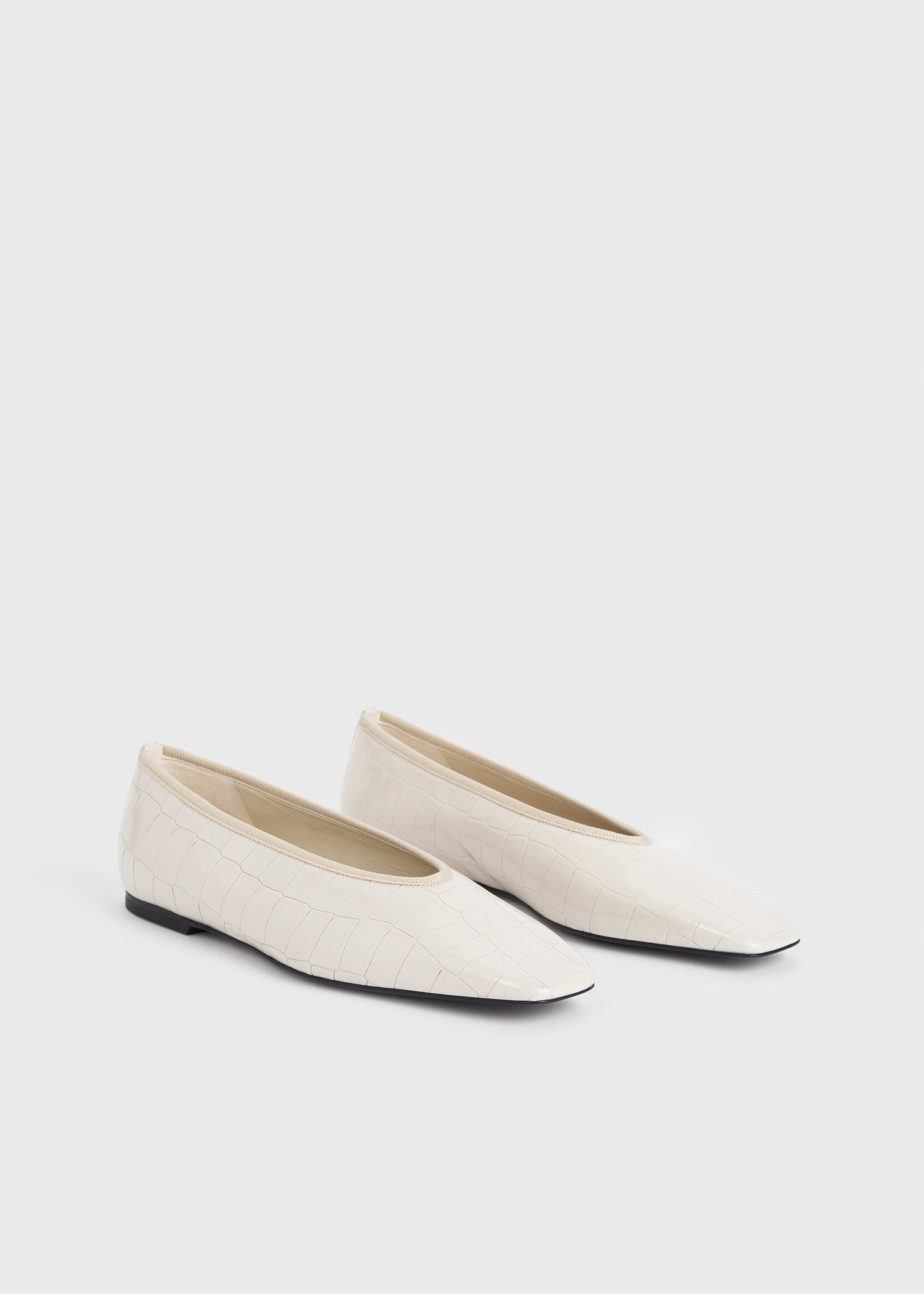 Minimalist croco-embossed ballerinas oyster