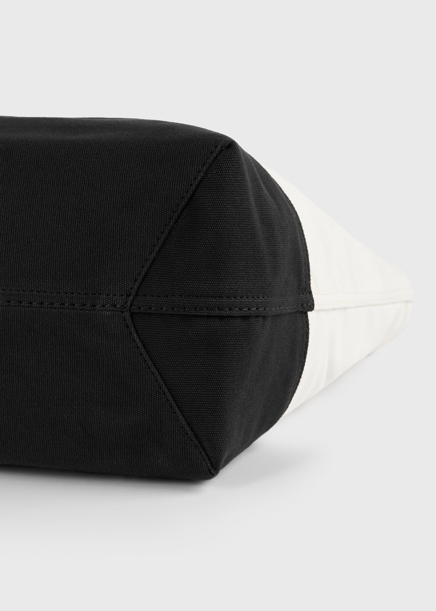 Beach tote ecru/black