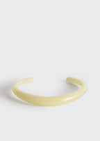 Sculpted collar buttercup