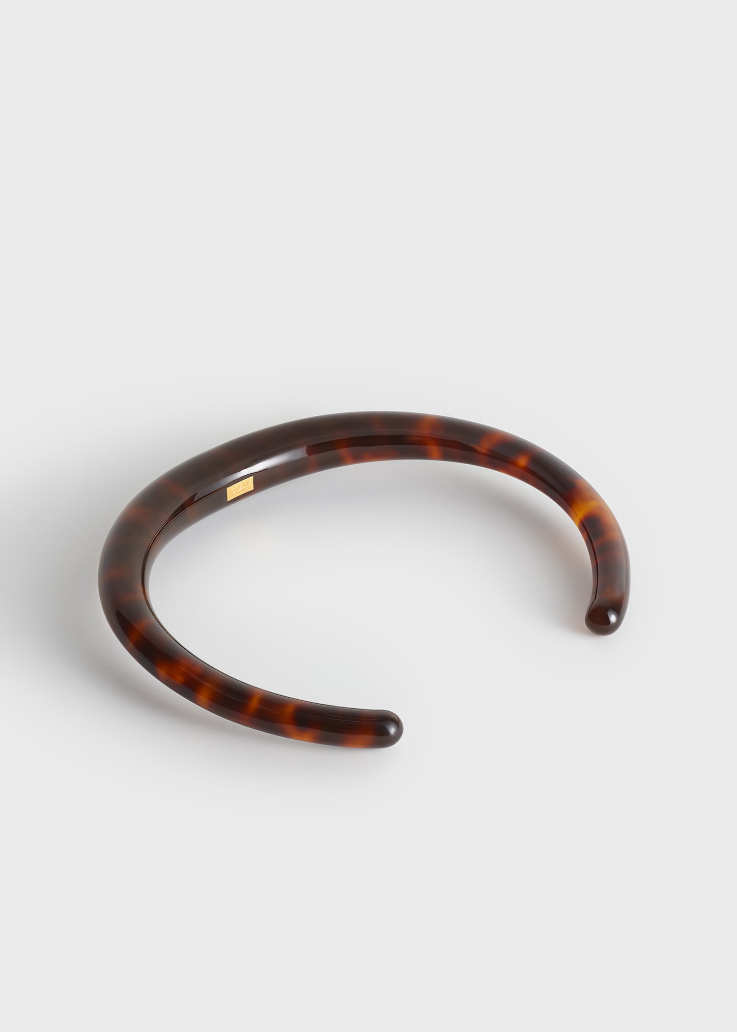 Sculpted collar bonfire