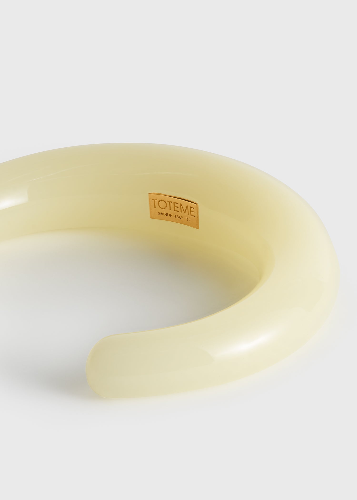 Sculpted cuff buttercup