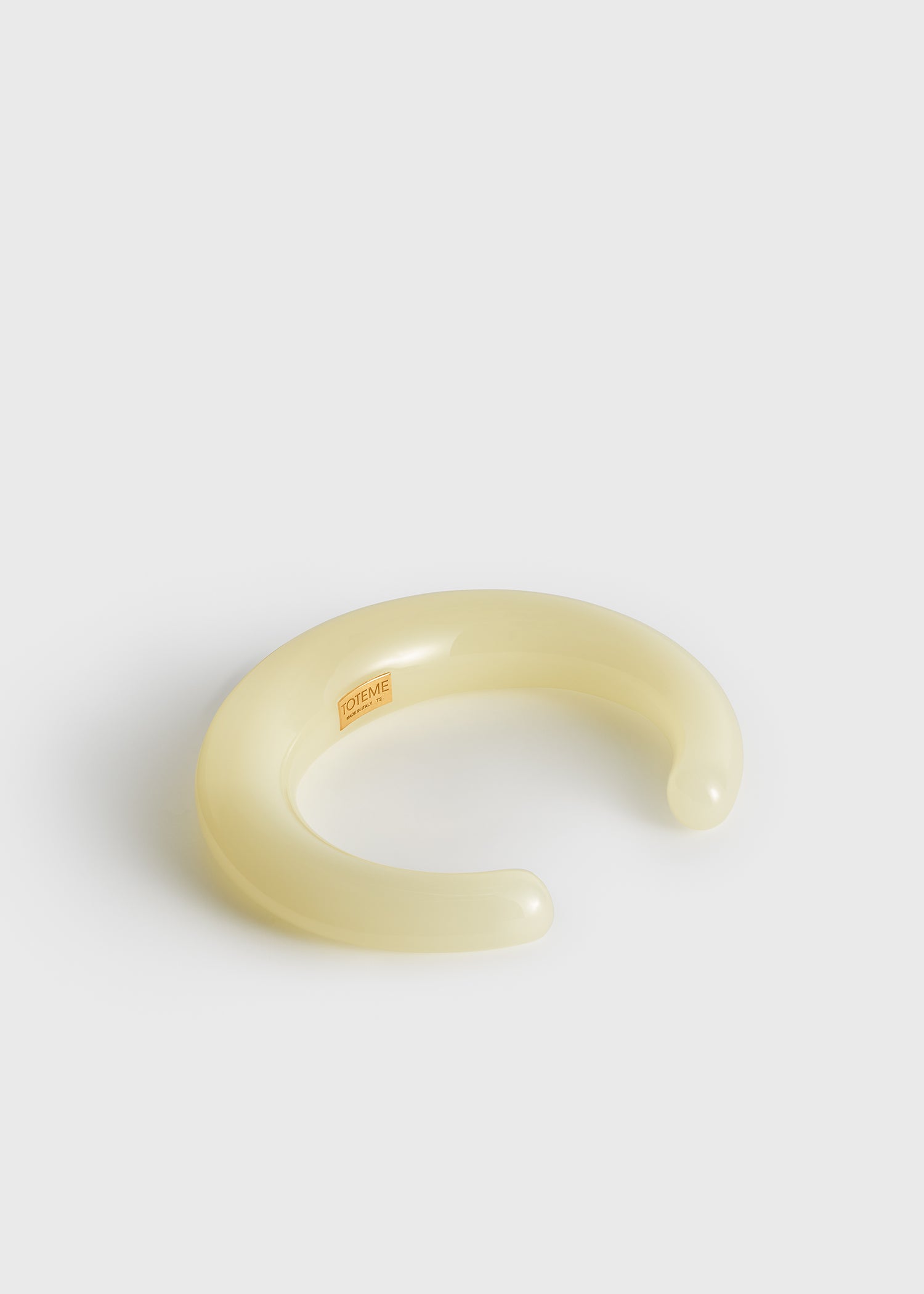 Sculpted cuff buttercup