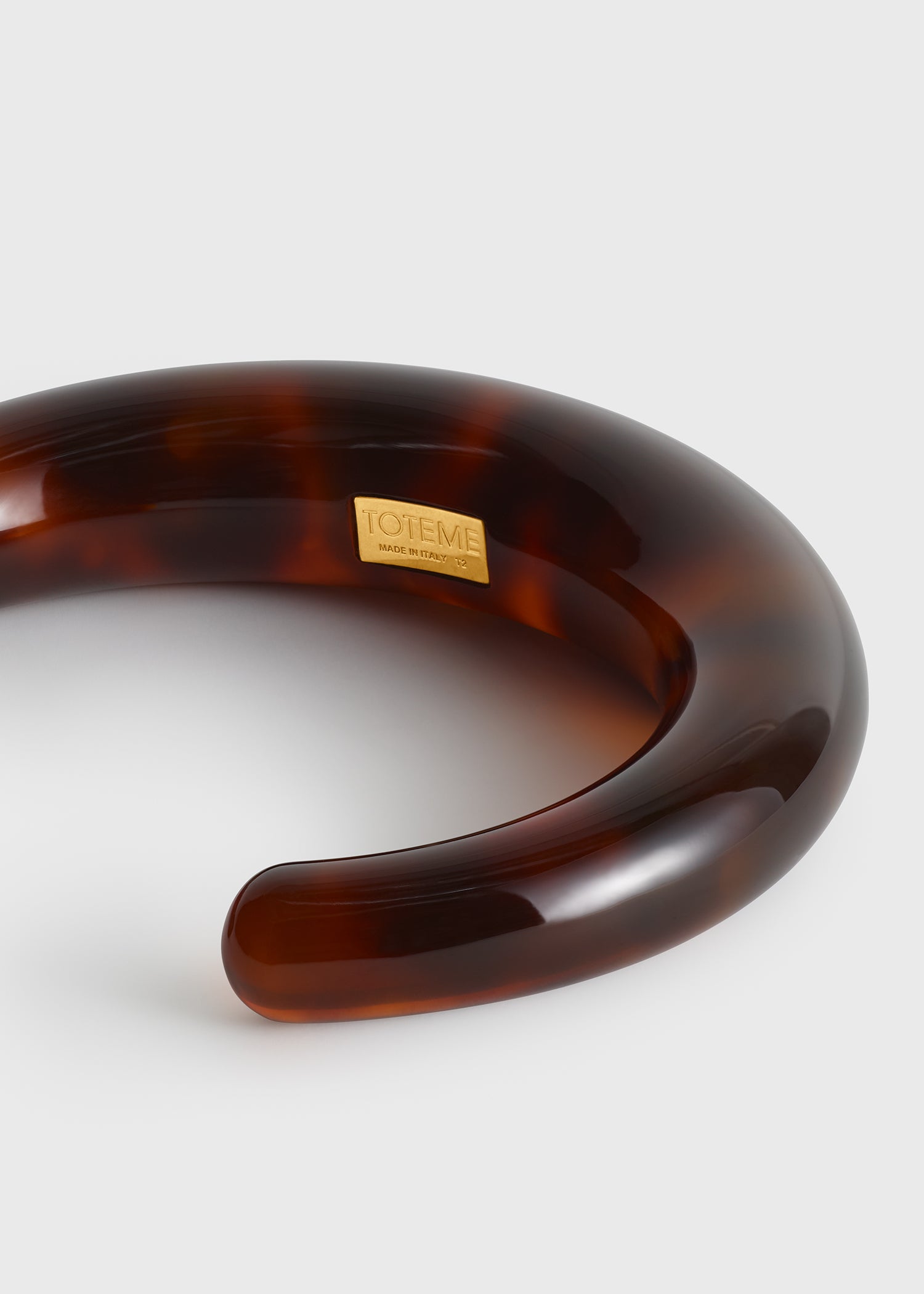 Sculpted cuff bonfire