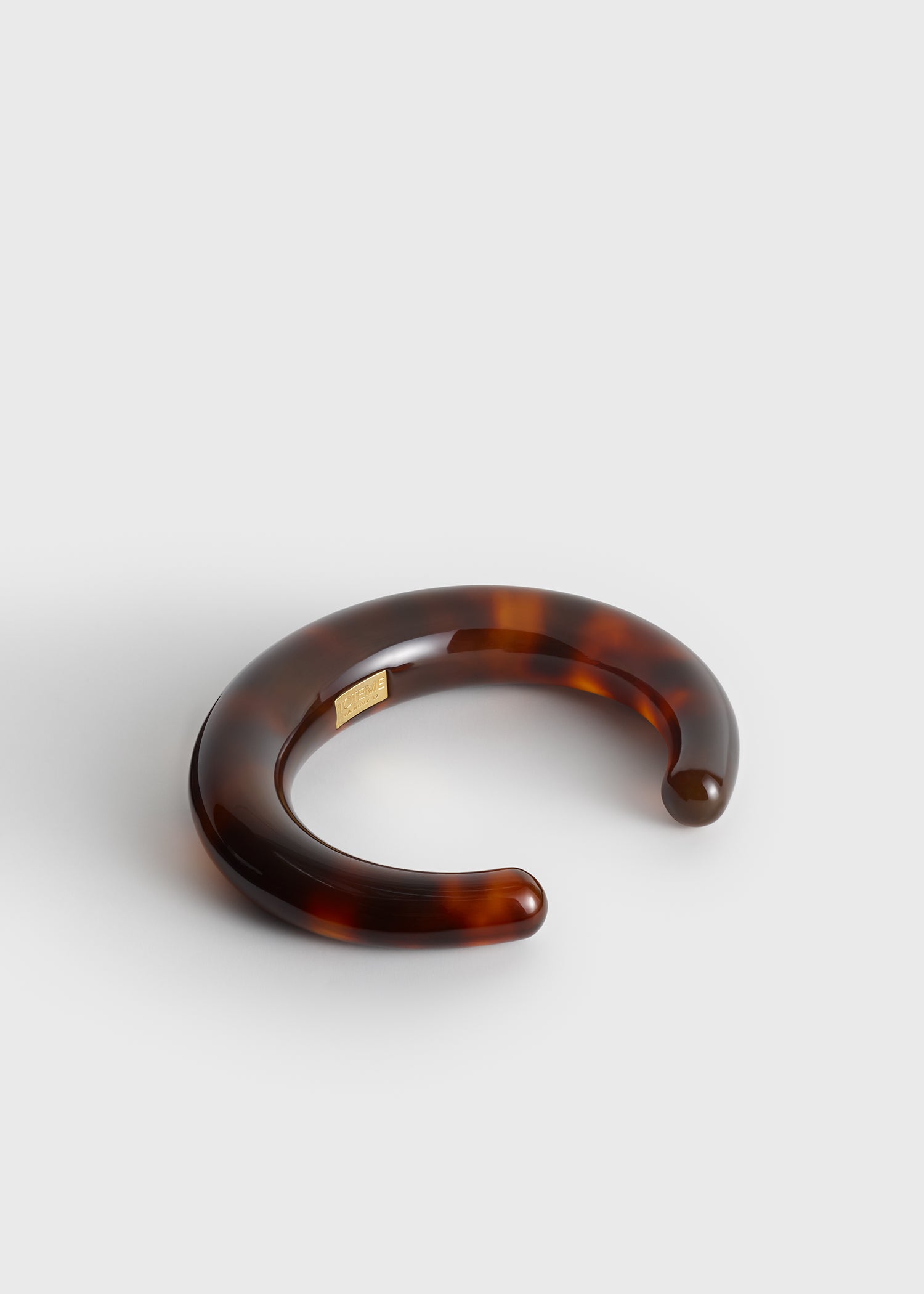 Sculpted cuff bonfire