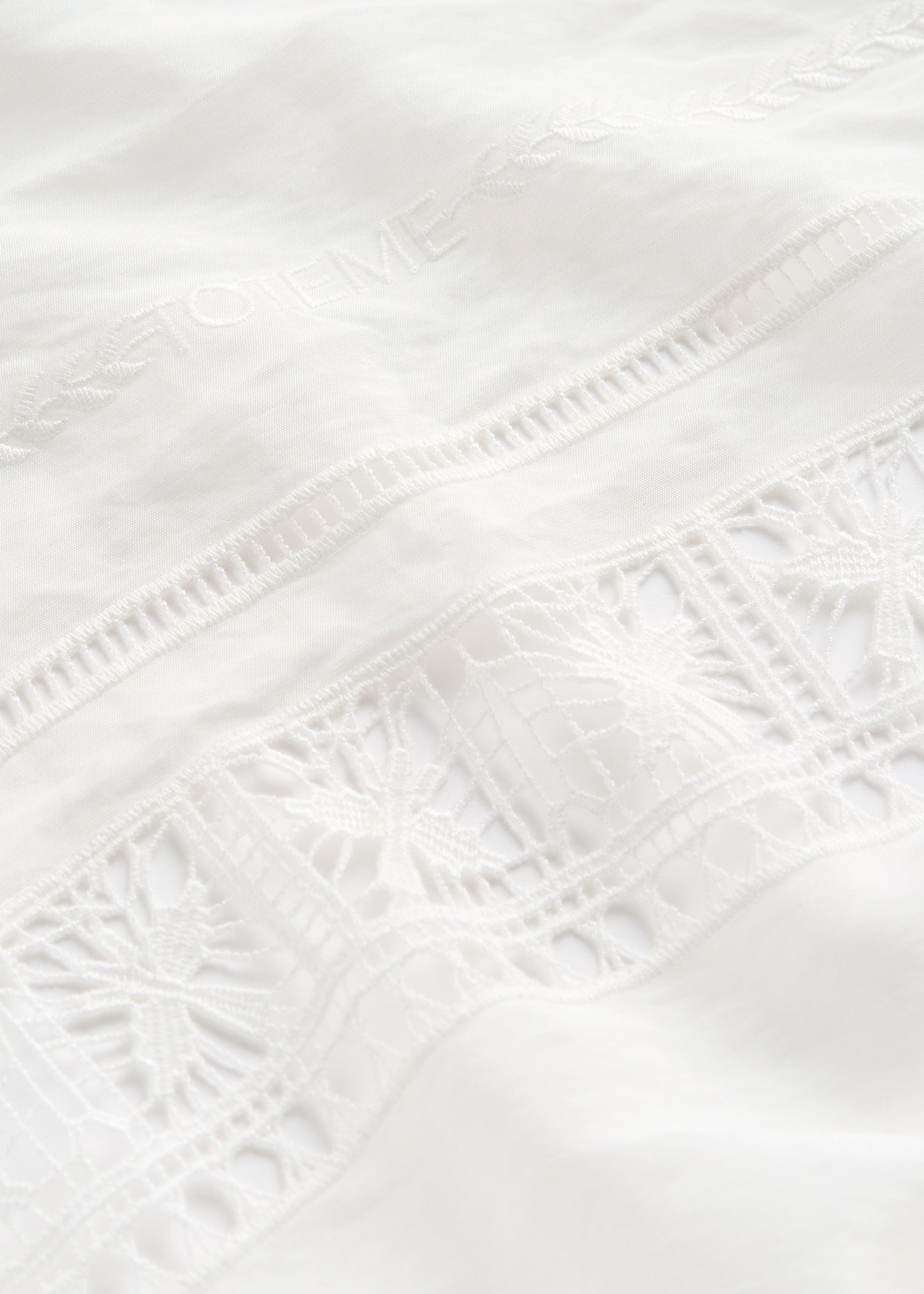 Lace sarong white