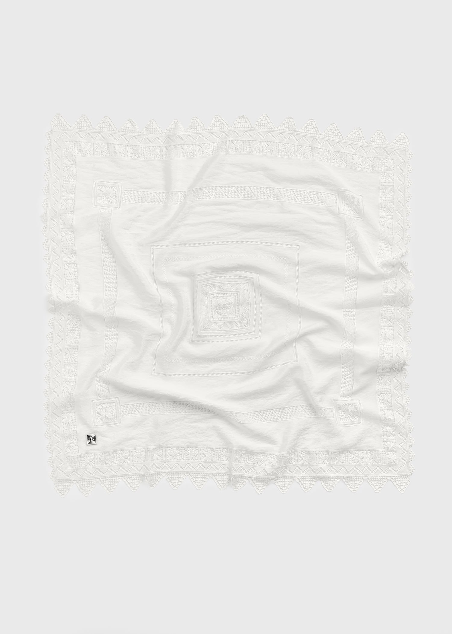 Lace scarf white