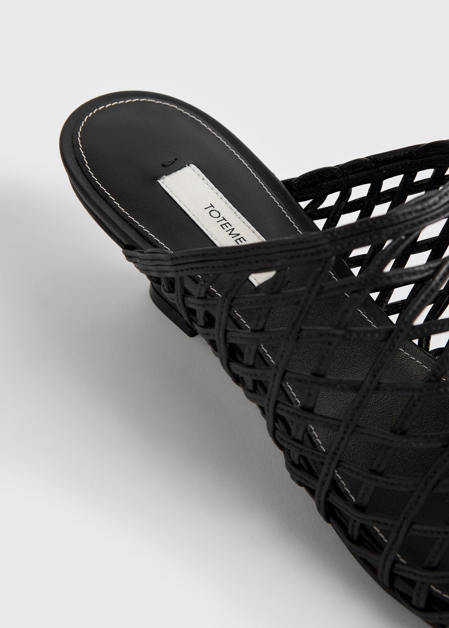 Summer woven mules black