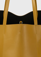 Roam leather tote manuka