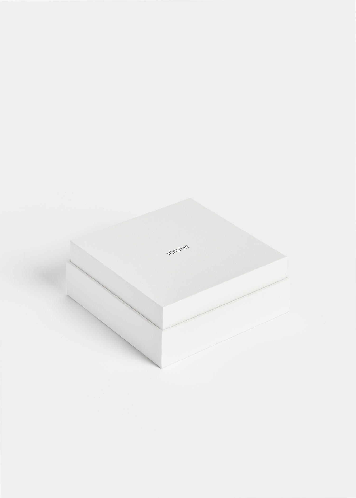 Faux pearl necklace white