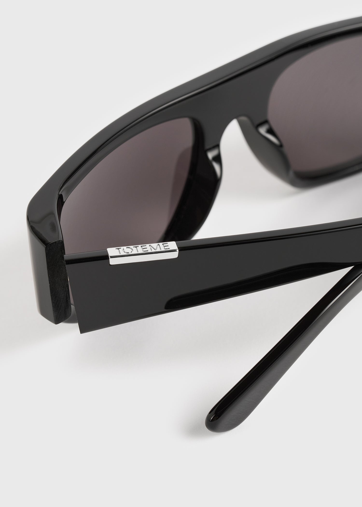 Shield sunglasses black
