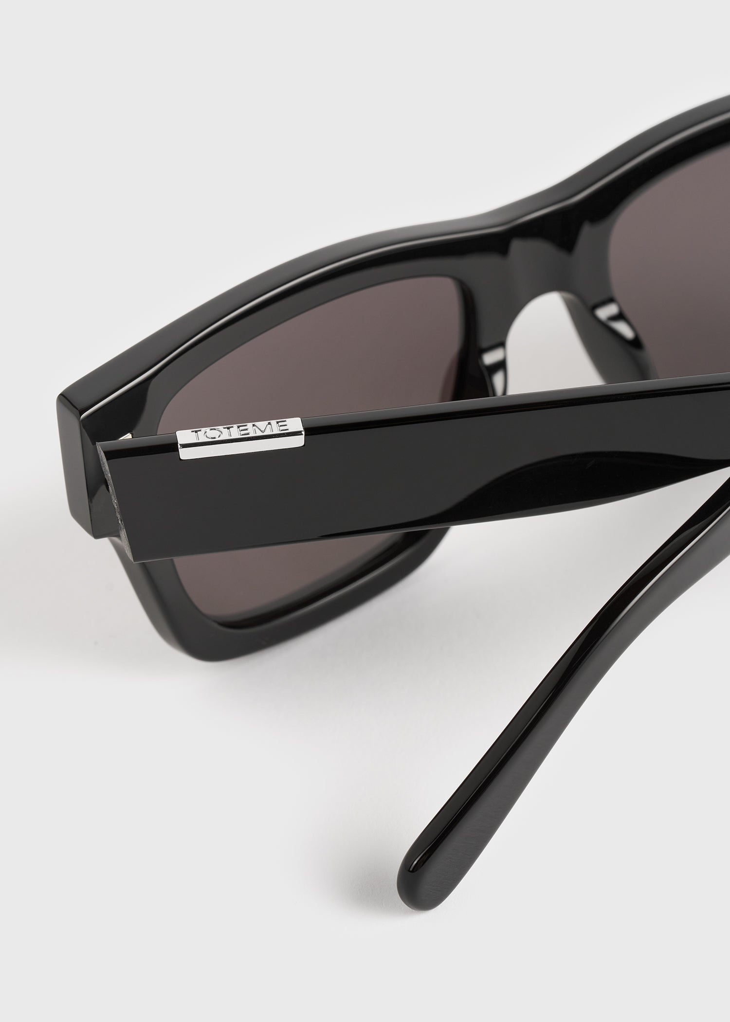 Square sunglasses black