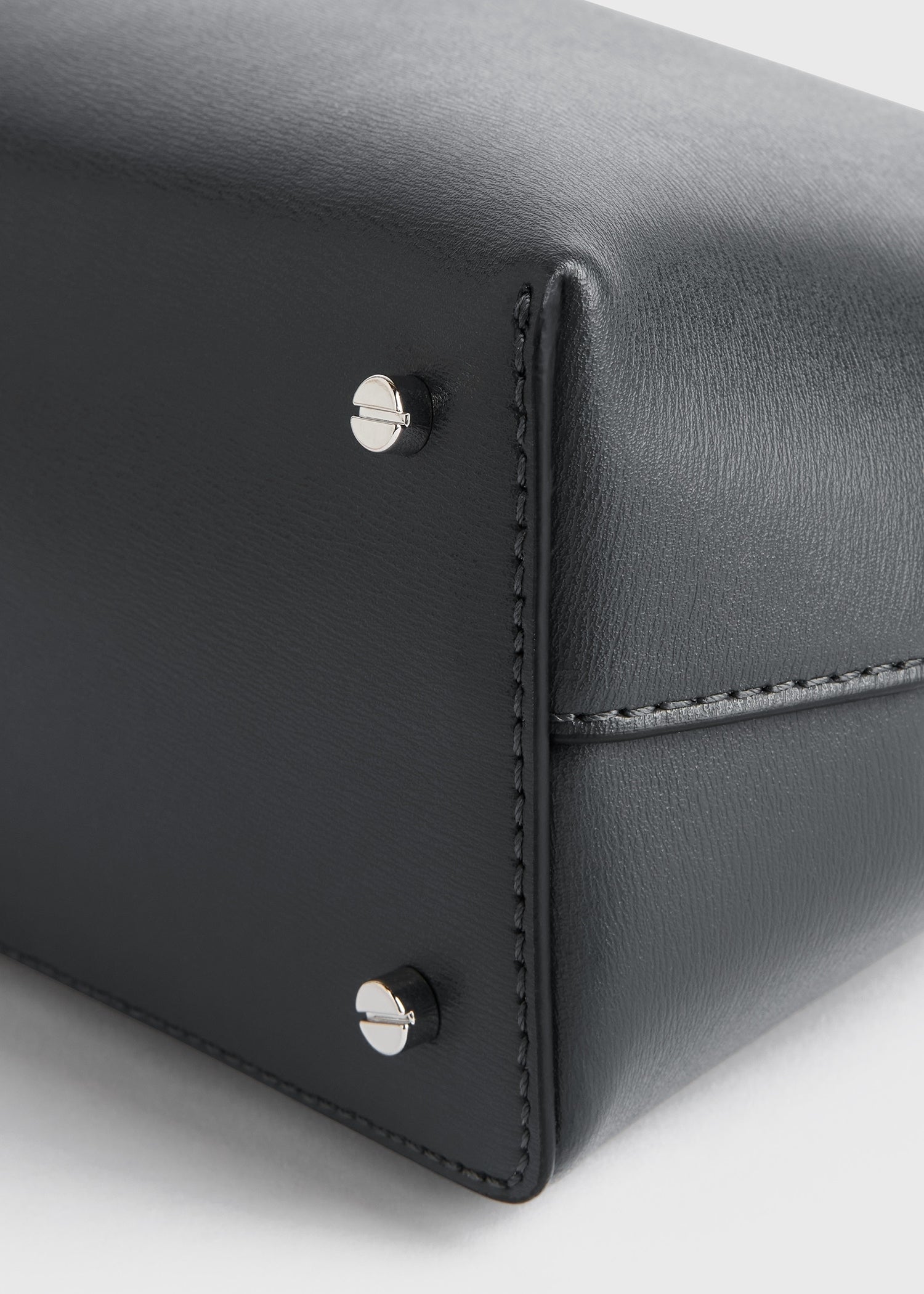 T-lock leather clutch shark