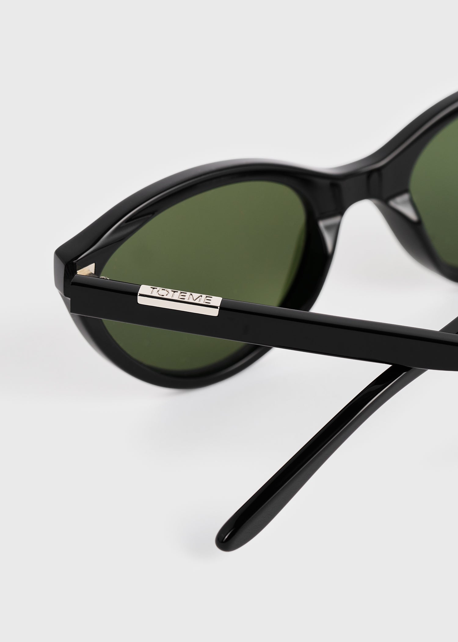 Cateye sunglasses black