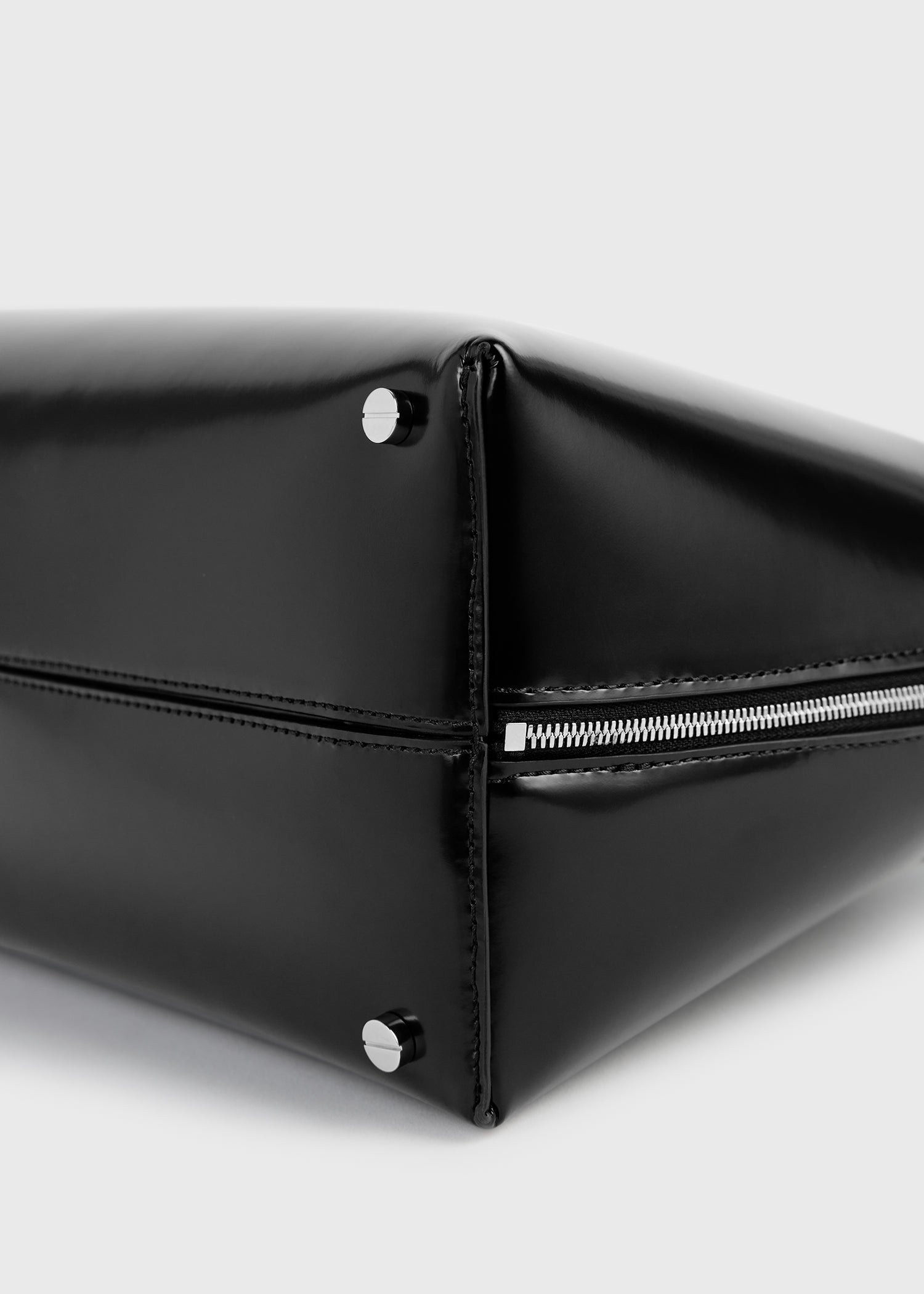 Medium box-leather day tote black