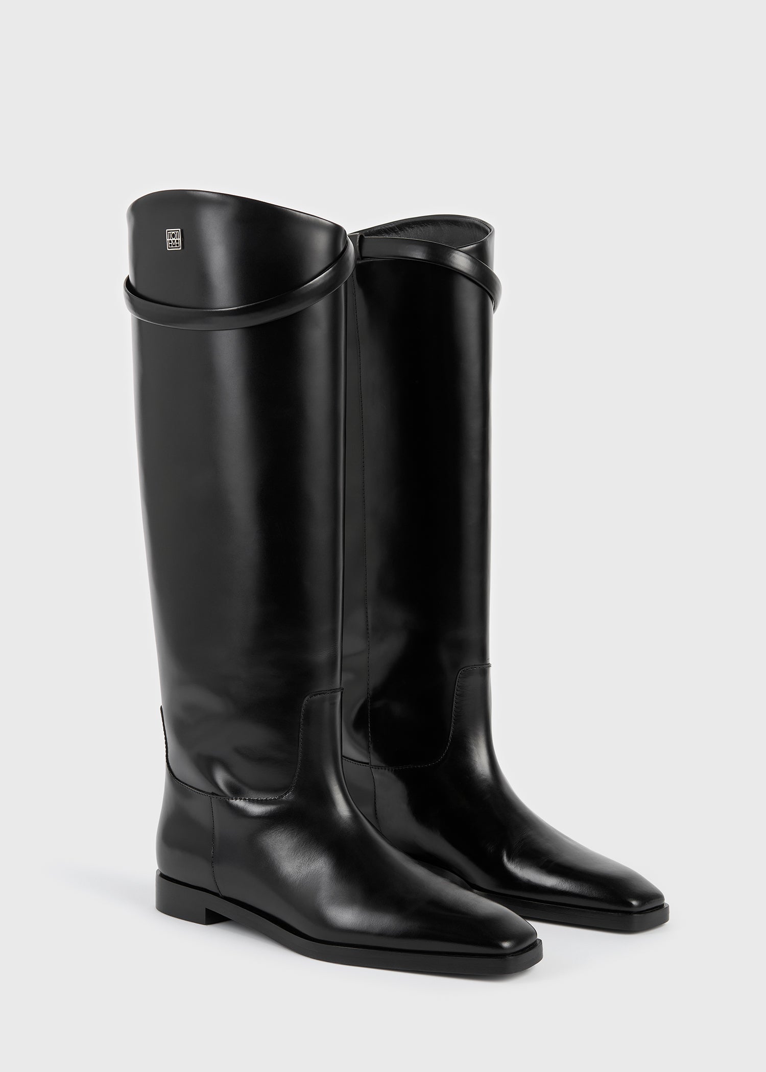 Box-leather riding boots black